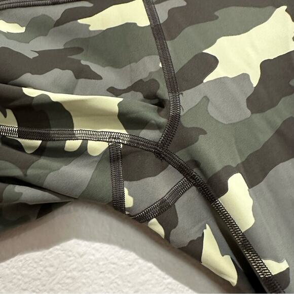 Lululemon Leggings Fast and Free High Rise Crop 23" Camo - Picture 11 of 12